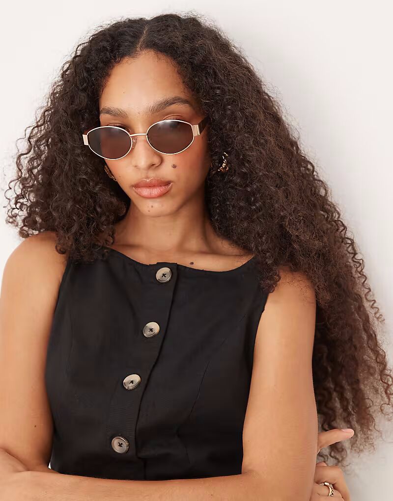 Солнцезащитные очки Jeepers Peepers овальной формы из металла коричневого и золотого цветов
Солнцезащитные очки Jeepers Peepers овальной формы из металла коричневого и золотого цветов