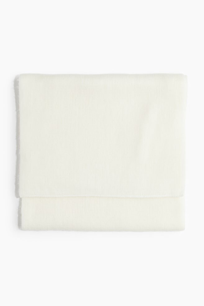 Шарф с начесом H&M, бежевый
Шарф с начесом H&M, бежевый