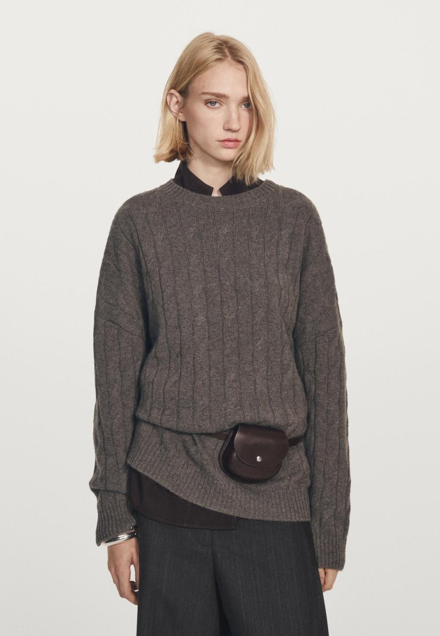Джемпер Massimo Dutti CABLE-KNIT SWEATER, Dark Grey
Джемпер Massimo Dutti CABLE-KNIT SWEATER, Dark Grey