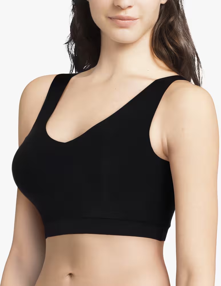 Бюстгальтер с мягкой подкладкой и v-образным вырезом Chantelle, цвет Noir
Бюстгальтер с мягкой подкладкой и v-образным вырезом Chantelle, цвет Noir