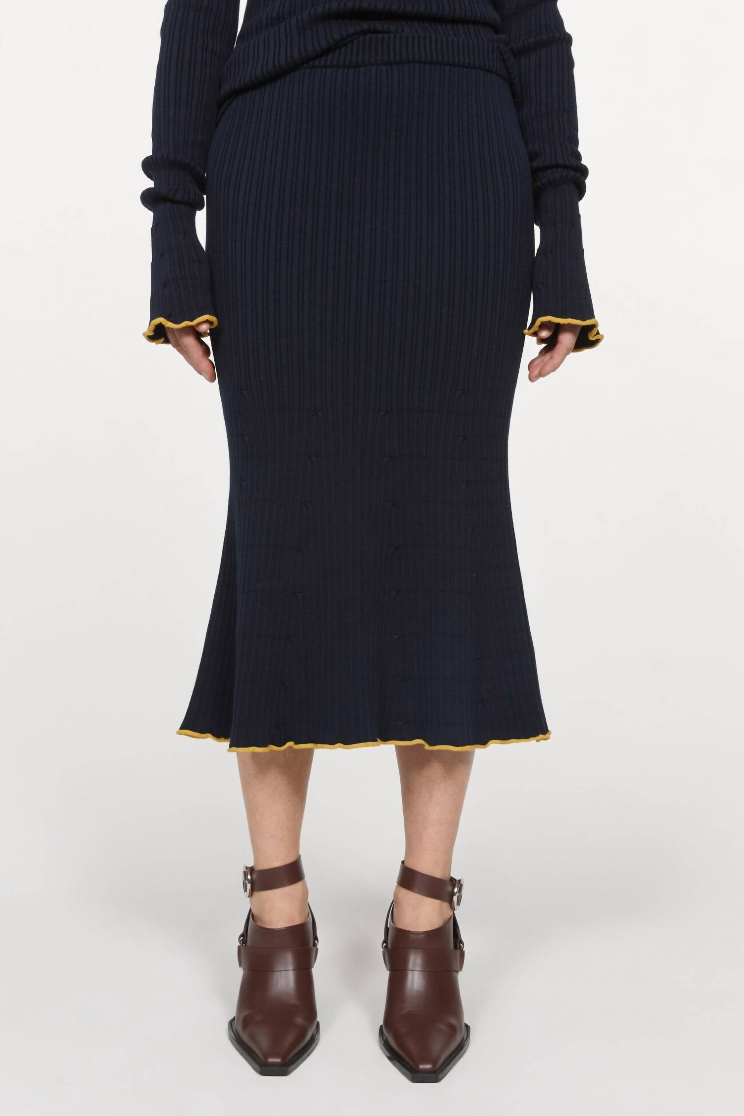 Юбка-летучая мышь темно-синего цвета Rodebjer
Юбка-летучая мышь темно-синего цвета Rodebjer