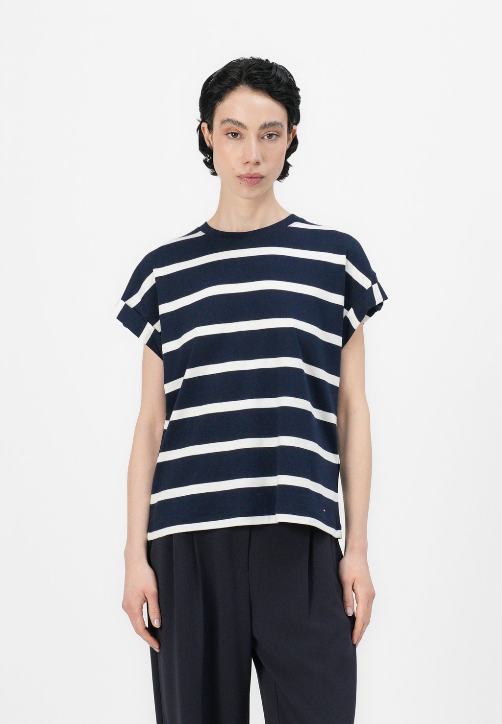 Футболка с принтом GOLD BUTTON TEE Tommy Hilfiger, синий
Футболка с принтом GOLD BUTTON TEE Tommy Hilfiger, синий