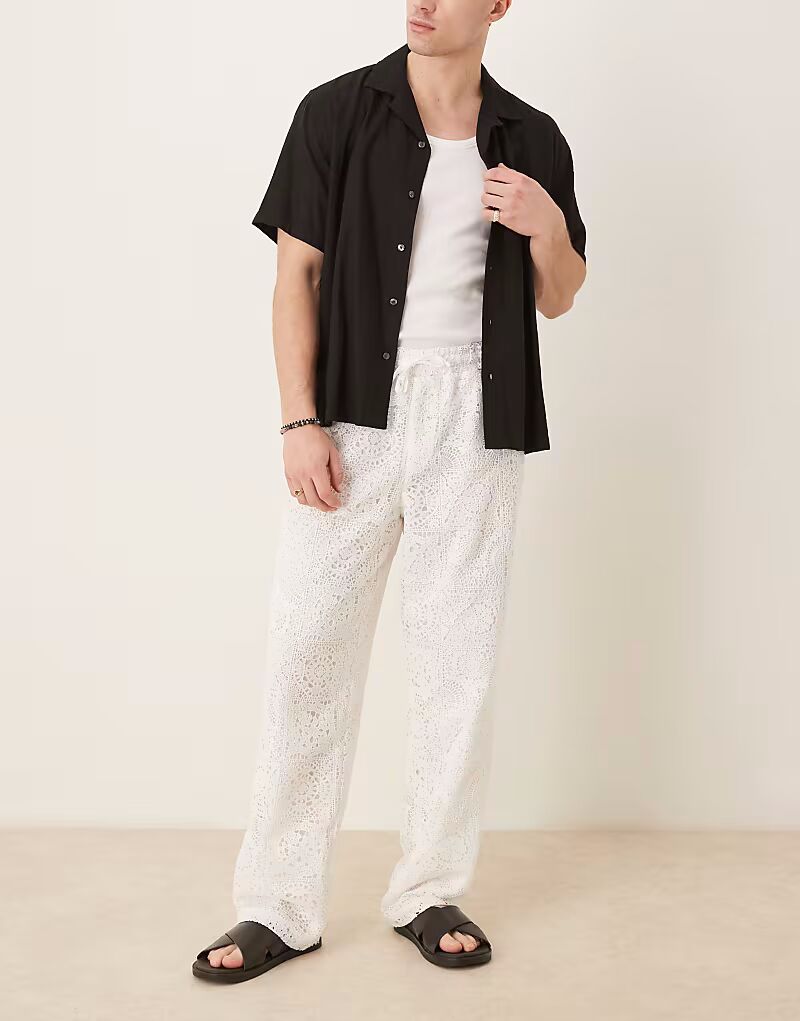 Премиальные мешковатые брюки крючком ASOS DESIGN белого цвета
Премиальные мешковатые брюки крючком ASOS DESIGN белого цвета