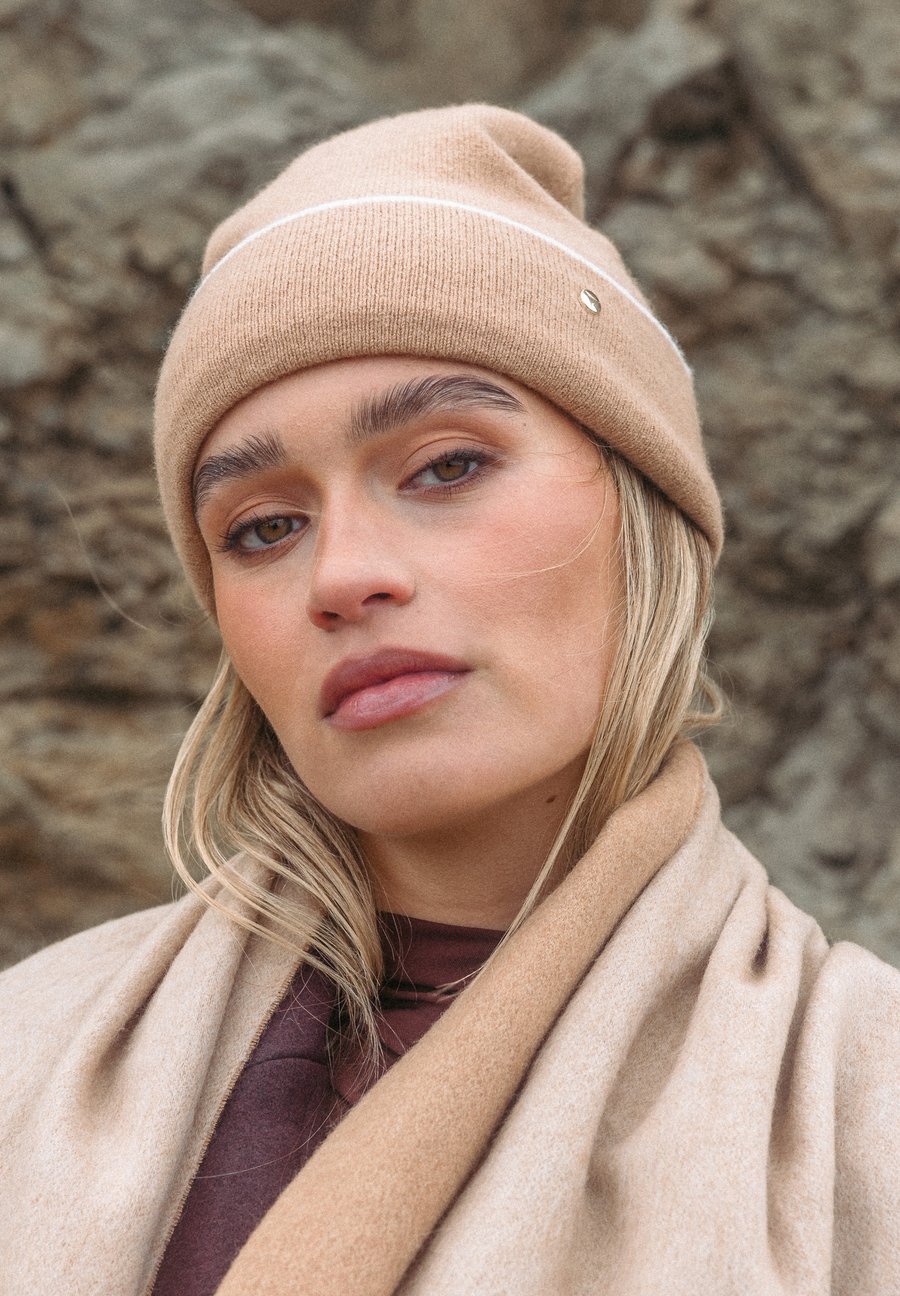 Шапка Hey Marly Beanie, Crema Sand/Mottled Beige
Шапка Hey Marly Beanie, Crema Sand/Mottled Beige