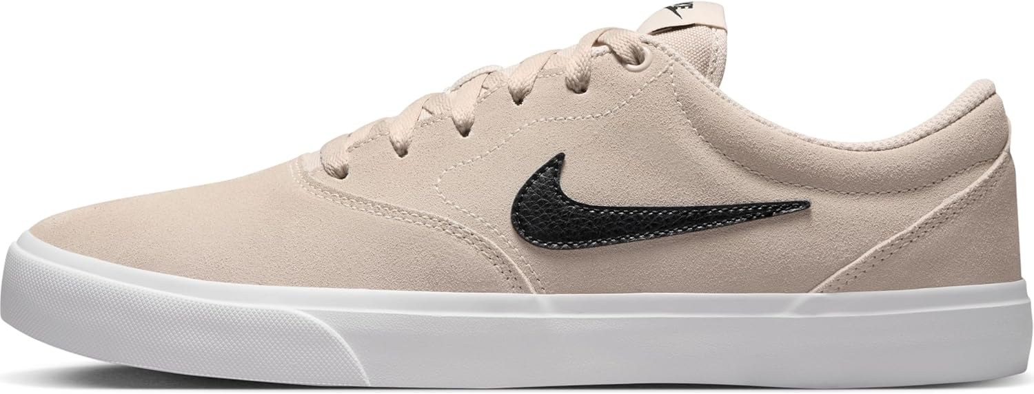 Мужские кроссовки Nike Charge из замши, белый/черный/коричневый
Мужские кроссовки Nike Charge из замши, белый/черный/коричневый