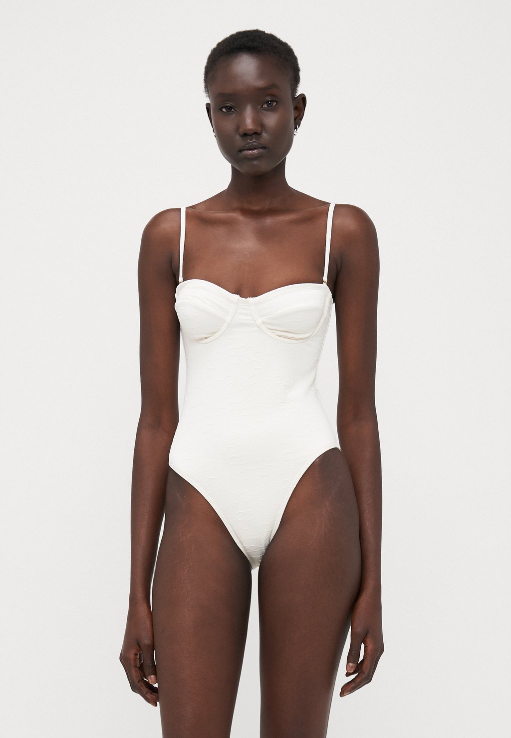 Купальник WANDER OVER HAILEY Billabong, белый
Купальник WANDER OVER HAILEY Billabong, белый