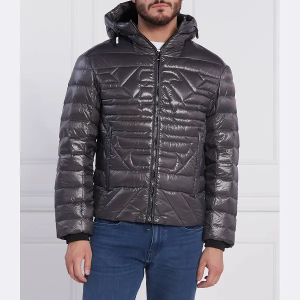 Пуховик стандартного кроя Emporio Armani, серый
Пуховик стандартного кроя Emporio Armani, серый