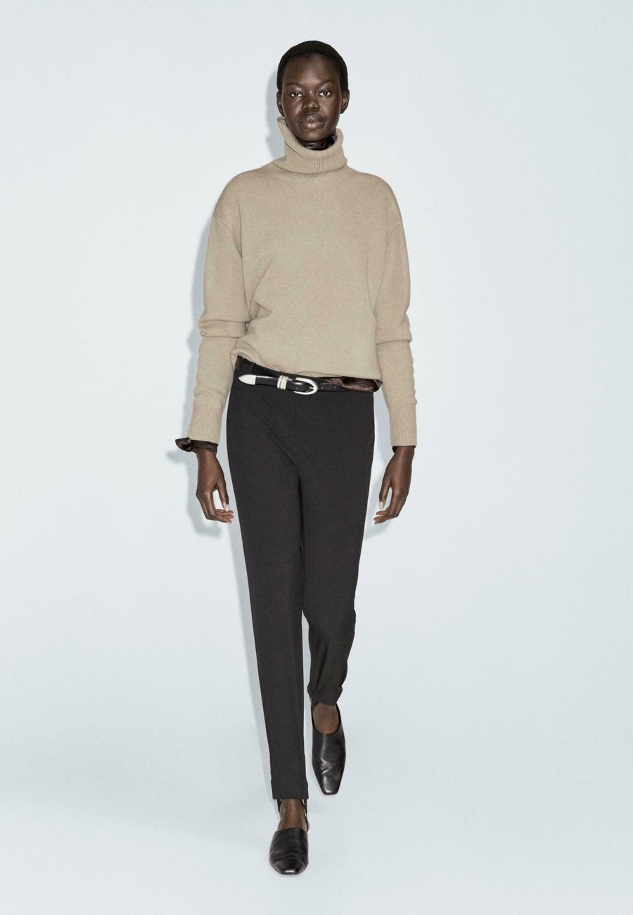 Джемпер Massimo Dutti HIGH NECK SWEATER, Mottled Grey/Beige
Джемпер Massimo Dutti HIGH NECK SWEATER, Mottled Grey/Beige