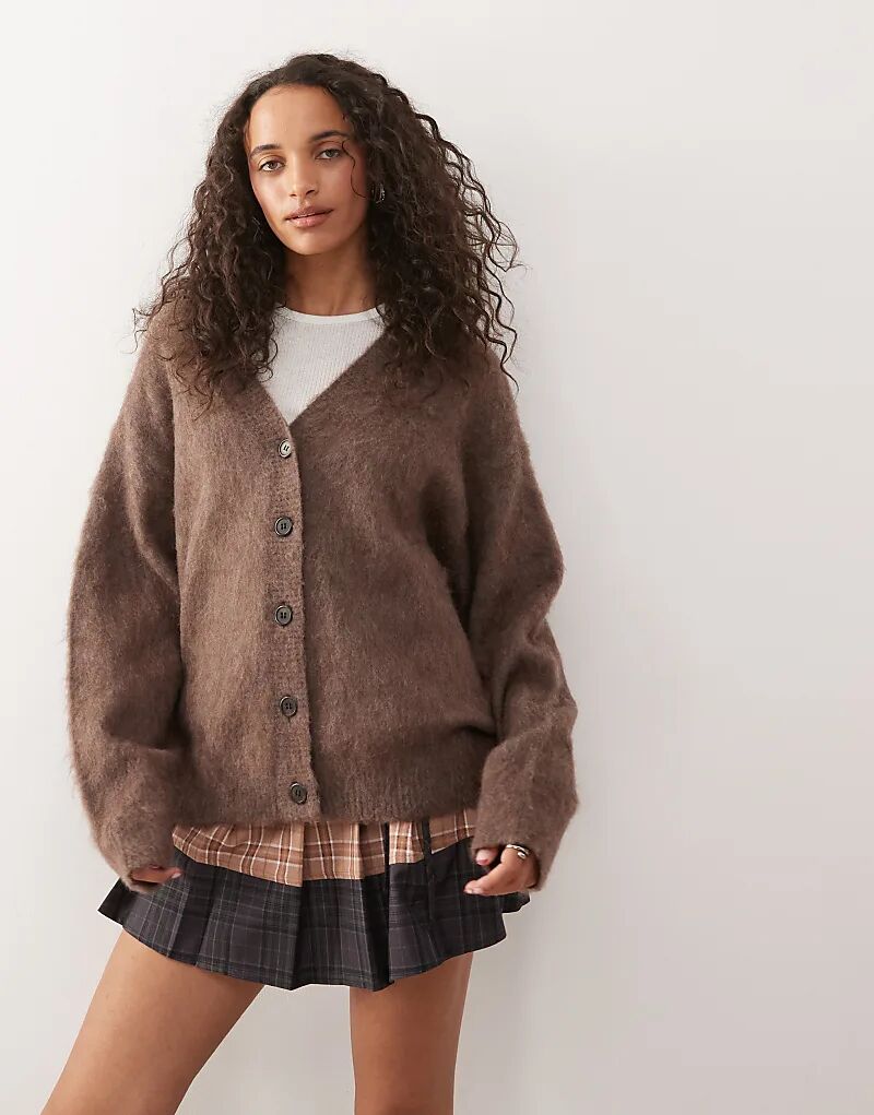 Кардиган Weekday из смеси шерсти и мохера премиум-класса в цвете «молодой меланж»
Кардиган Weekday из смеси шерсти и мохера премиум-класса в цвете «молодой меланж»