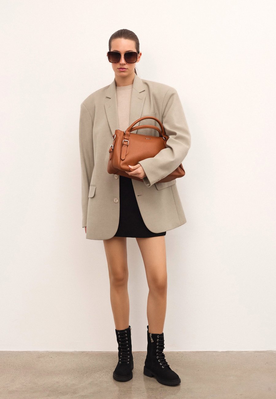 Сумка Kazar ELEONORE, Light Brown
Сумка Kazar ELEONORE, Light Brown