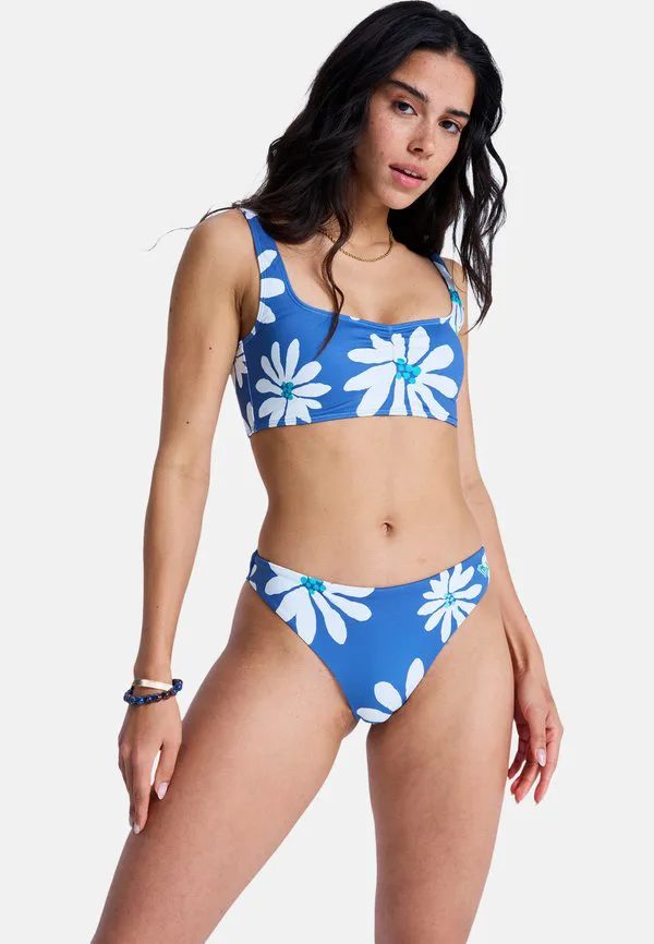Основные характеристики: дерзкие плавки от бикини Roxy, Dutch Blue Flower Soul, Синий, Основные характеристики: дерзкие плавки от бикини Roxy, Dutch Blue Flower Soul
Основные характеристики: дерзкие плавки от бикини Roxy, Dutch Blue Flower Soul, Синий, Основные характеристики: дерзкие плавки от бикини Roxy, Dutch Blue Flower Soul