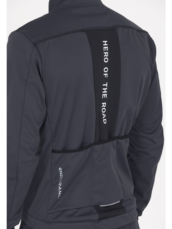 Велосипедная куртка Titan в цвете 2154 Blue Nights Endurance
Велосипедная куртка Titan в цвете 2154 Blue Nights Endurance