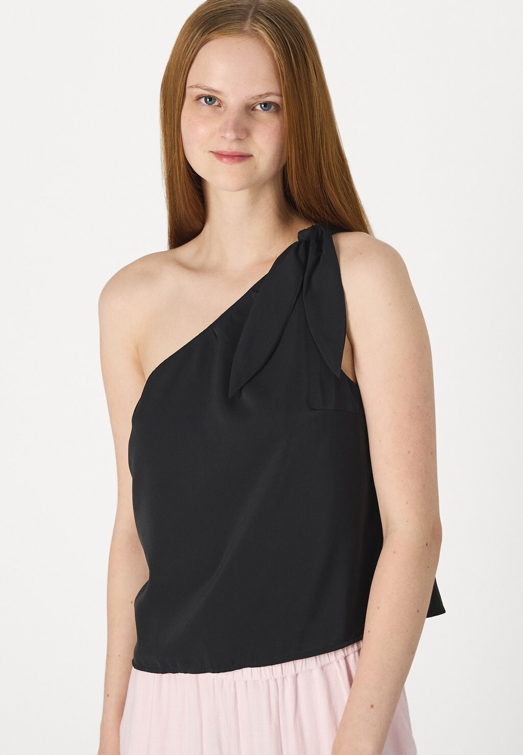 Топ BARE MATTE Abercrombie & Fitch, черный
Топ BARE MATTE Abercrombie & Fitch, черный