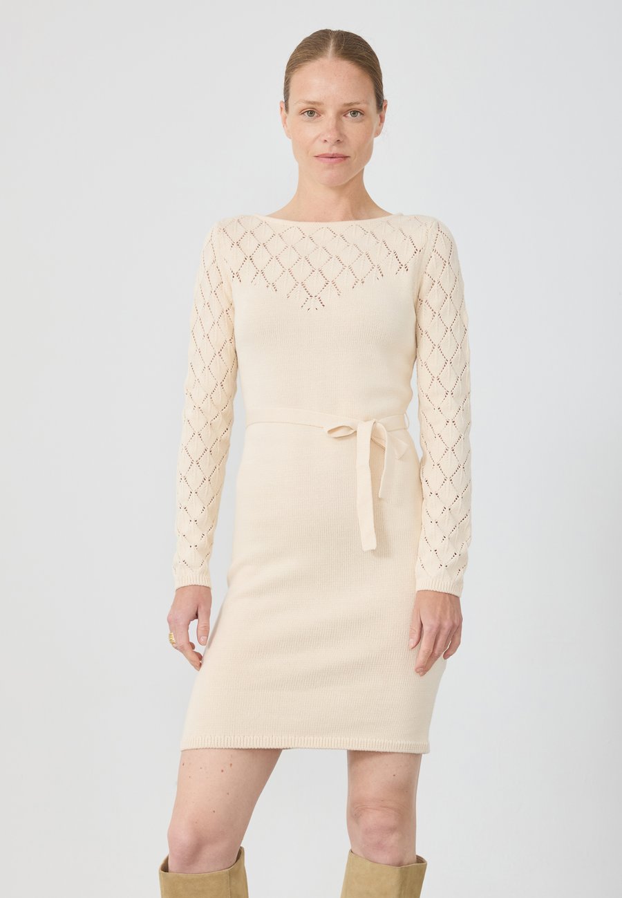 Платье Anna Field Jumper dress, Off-White
Платье Anna Field Jumper dress, Off-White