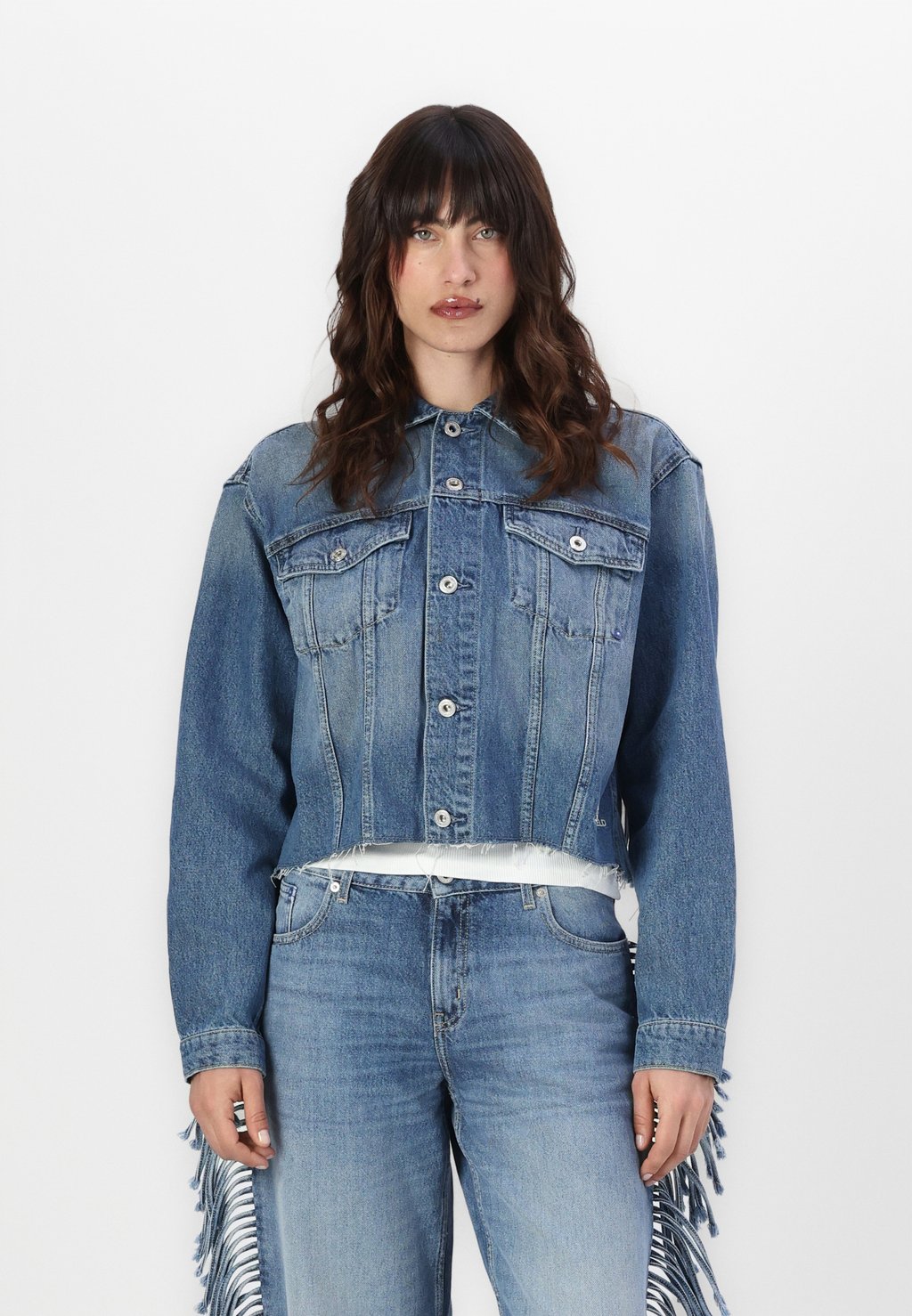 Джинсовая куртка FRINGED Karl Lagerfeld Jeans, деним
Джинсовая куртка FRINGED Karl Lagerfeld Jeans, деним