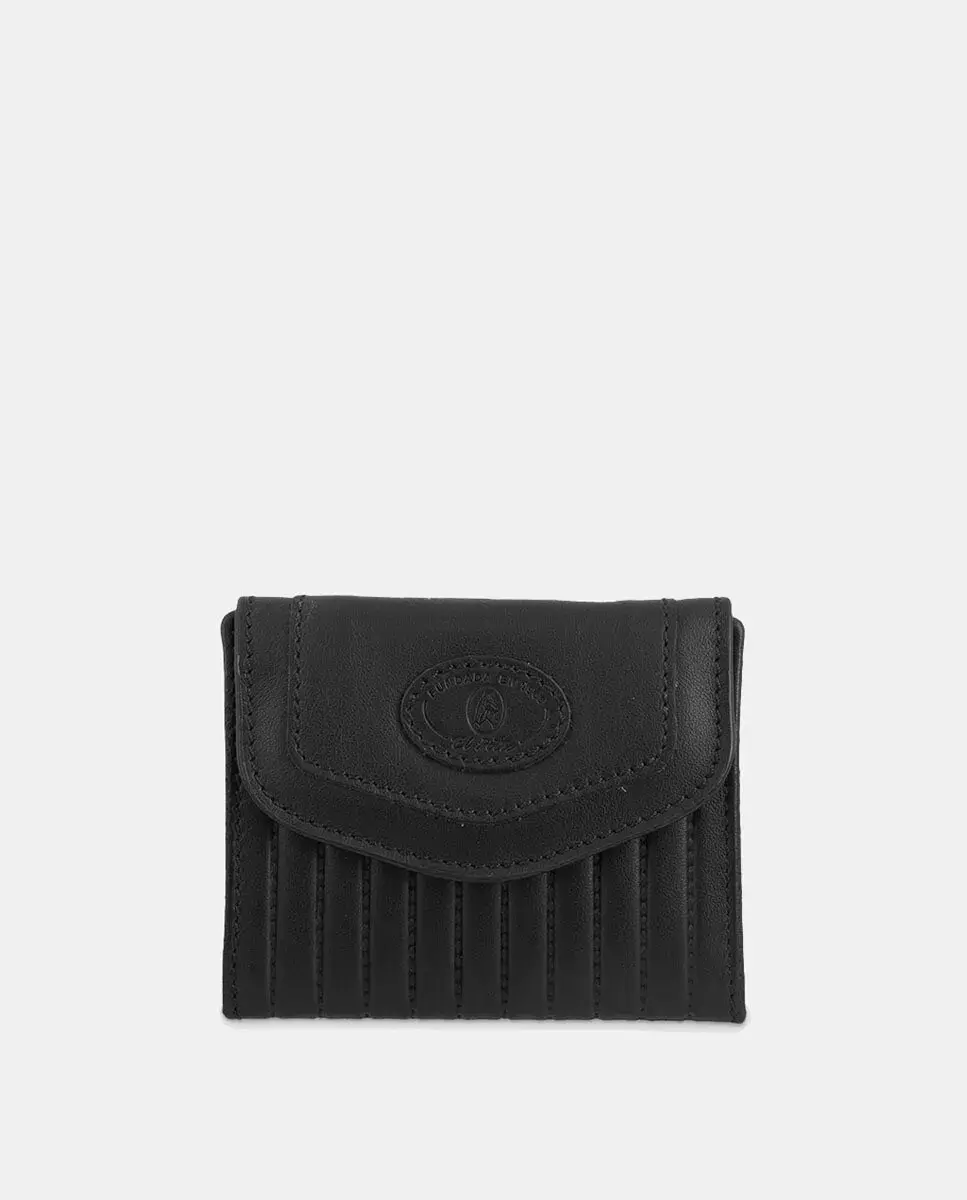 Маленький женский кошелек из яловой кожи черного цвета El Potro, черный
Маленький женский кошелек из яловой кожи черного цвета El Potro, черный