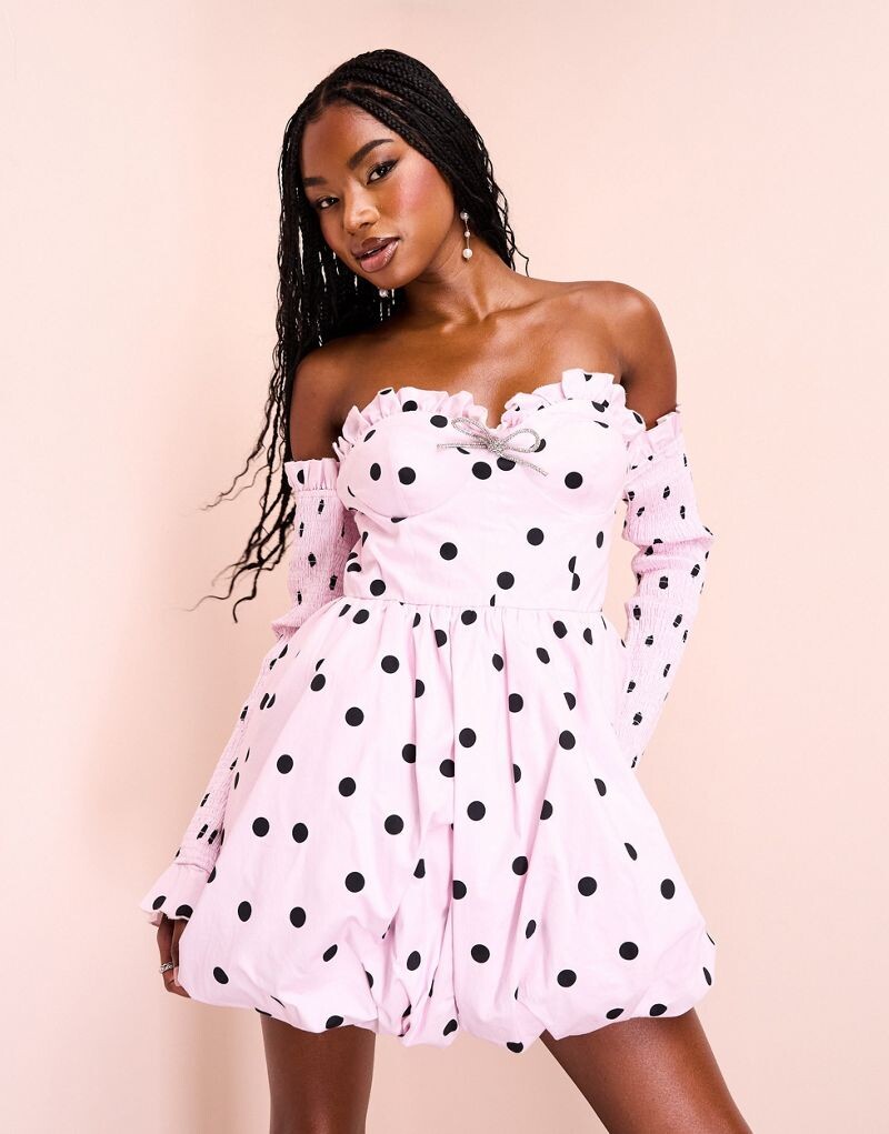 Платье-бандо из хлопкового поплина ASOS LUXE с пышной юбкой и декорированным бантом в принт в горошек
Платье-бандо из хлопкового поплина ASOS LUXE с пышной юбкой и декорированным бантом в принт в горошек