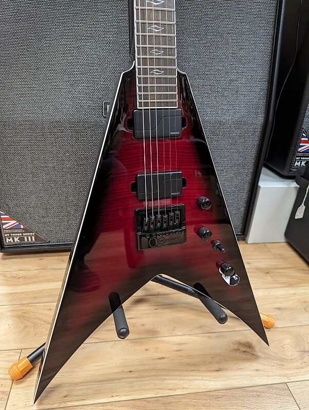 Электрогитара Dean Vengeance Select Evertune Fluence 2023 - Black Cherry Burst
Электрогитара Dean Vengeance Select Evertune Fluence 2023 - Black Cherry Burst