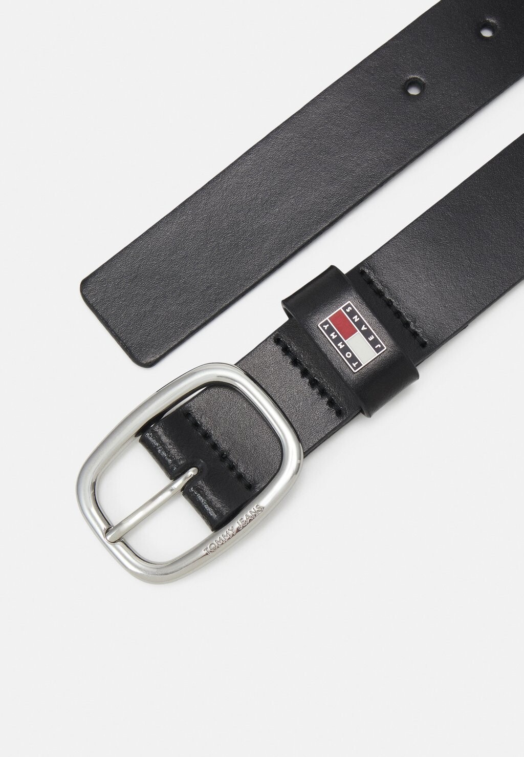 Ремень Oval Tommy Hilfiger, черный
Ремень Oval Tommy Hilfiger, черный