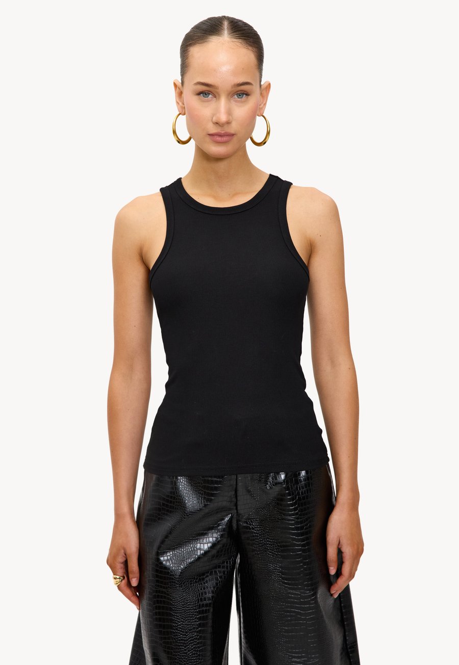 Топ LOAVIES Top, Solid Black/Black
Топ LOAVIES Top, Solid Black/Black