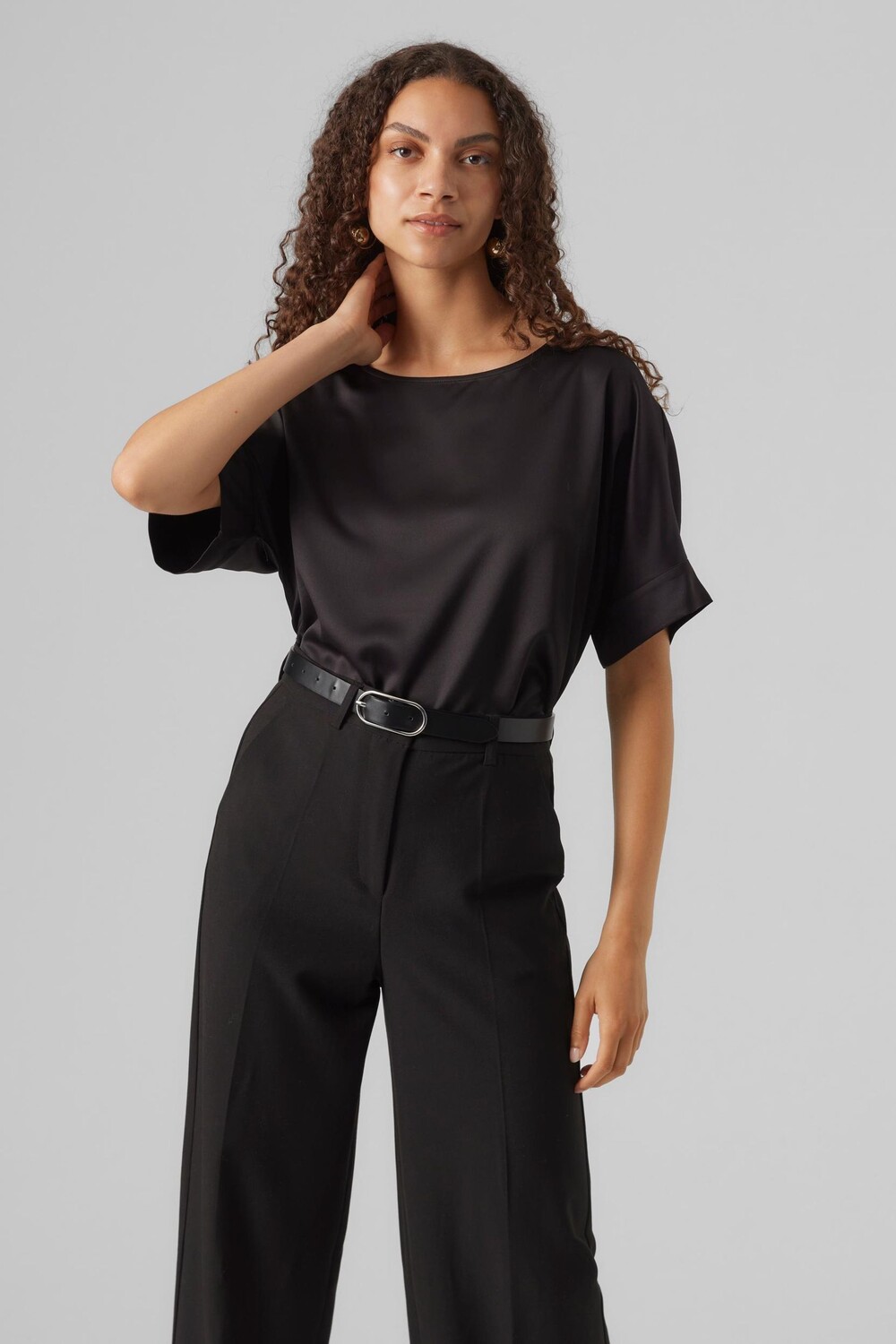 Атласный топ с короткими рукавами Vero Moda, черный
Атласный топ с короткими рукавами Vero Moda, черный