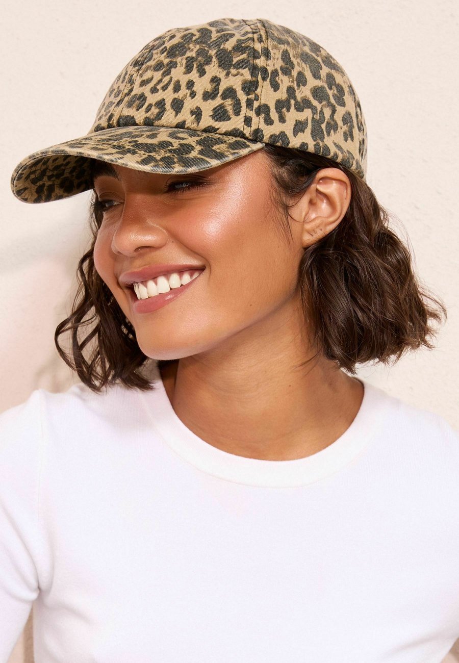 Бейсболка Friends Like These Cap, Leopard Print/Black
Бейсболка Friends Like These Cap, Leopard Print/Black