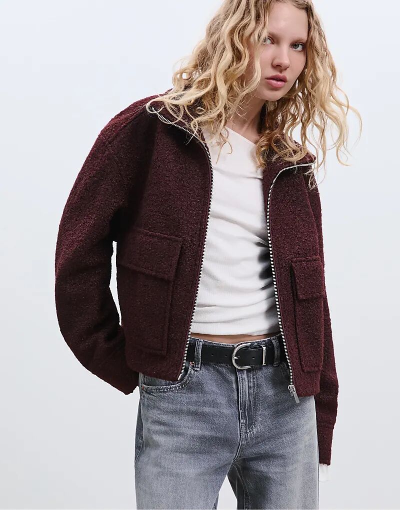 Фиолетовый жакет букле с карманами Stradivarius
Фиолетовый жакет букле с карманами Stradivarius