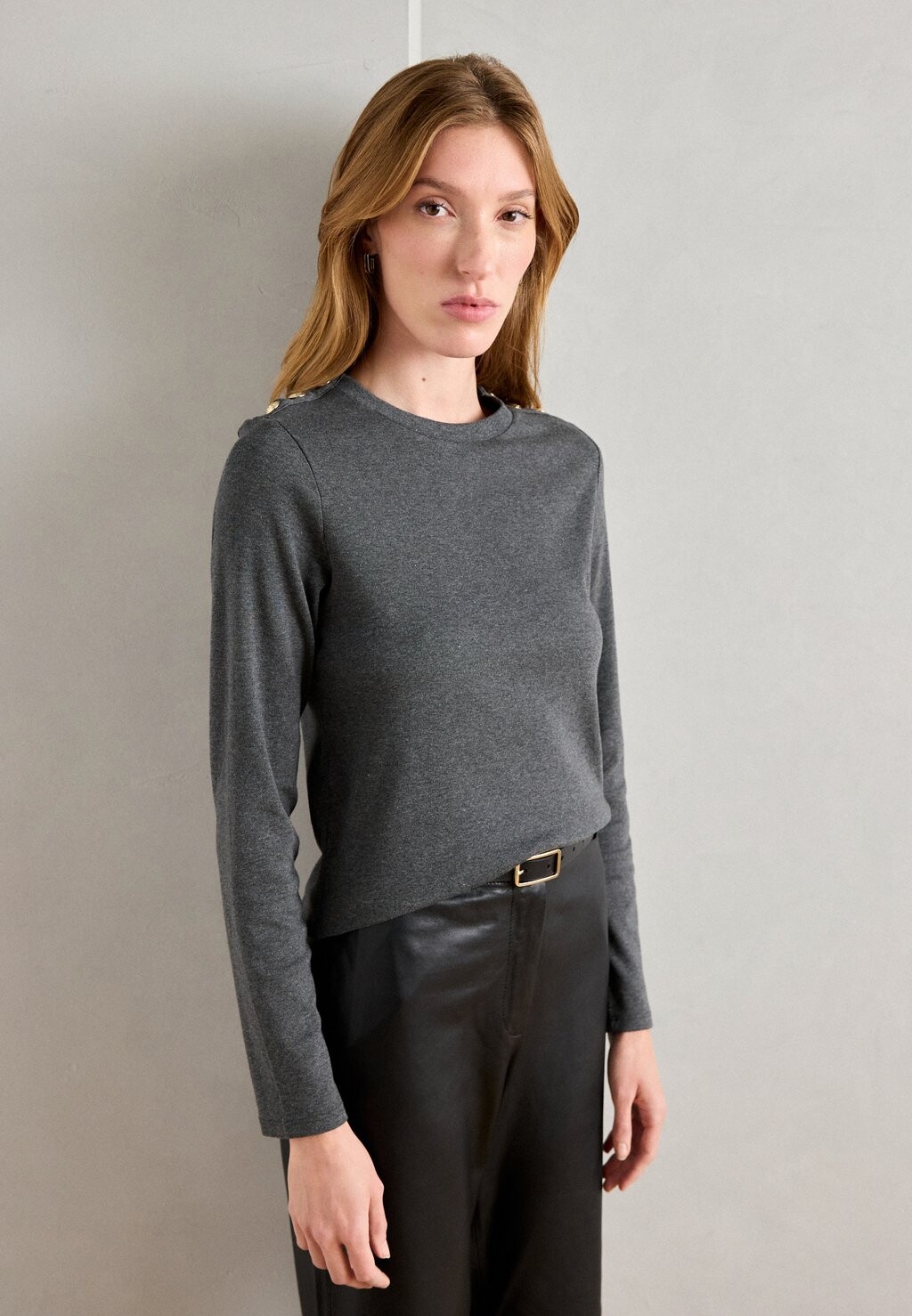 Топ с длинными рукавами KATARINA Lindex, темно-серый
Топ с длинными рукавами KATARINA Lindex, темно-серый