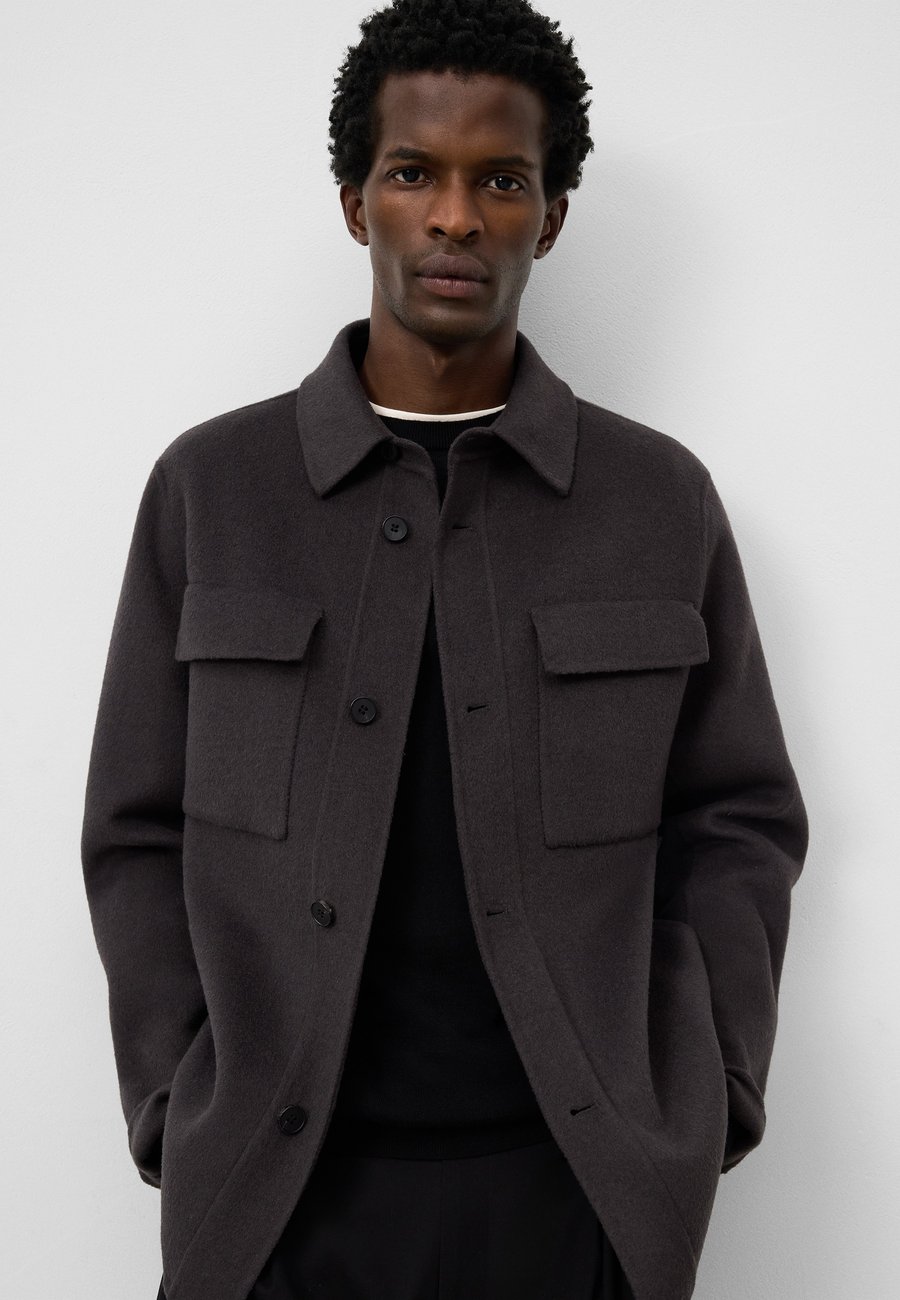 Куртка ADOLFO DOMINGUEZ DOUBLE-SIDED , Grey/Brown/Grey
Куртка ADOLFO DOMINGUEZ DOUBLE-SIDED , Grey/Brown/Grey