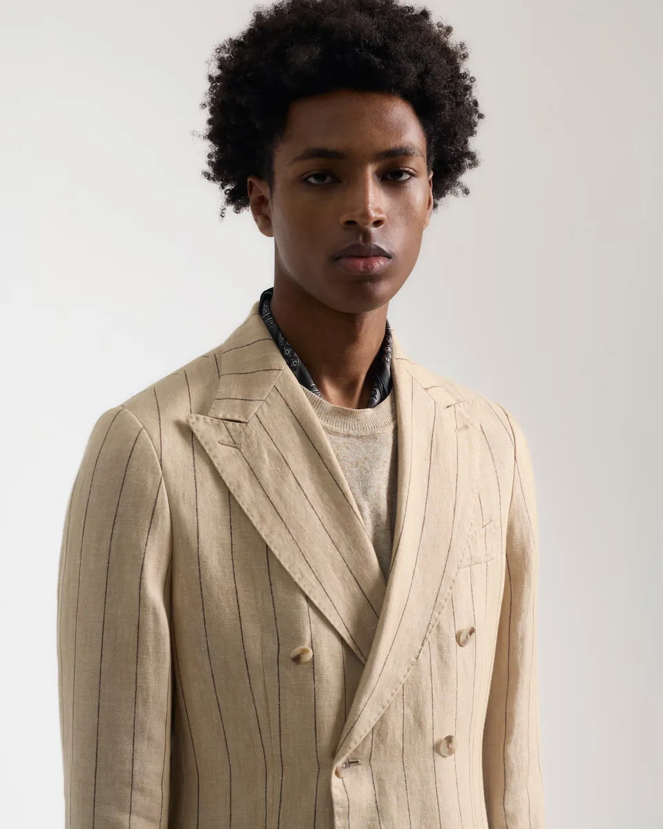 Мужской бежевый полосатый двубортный льняной пиджак PuroEgo
Мужской бежевый полосатый двубортный льняной пиджак PuroEgo