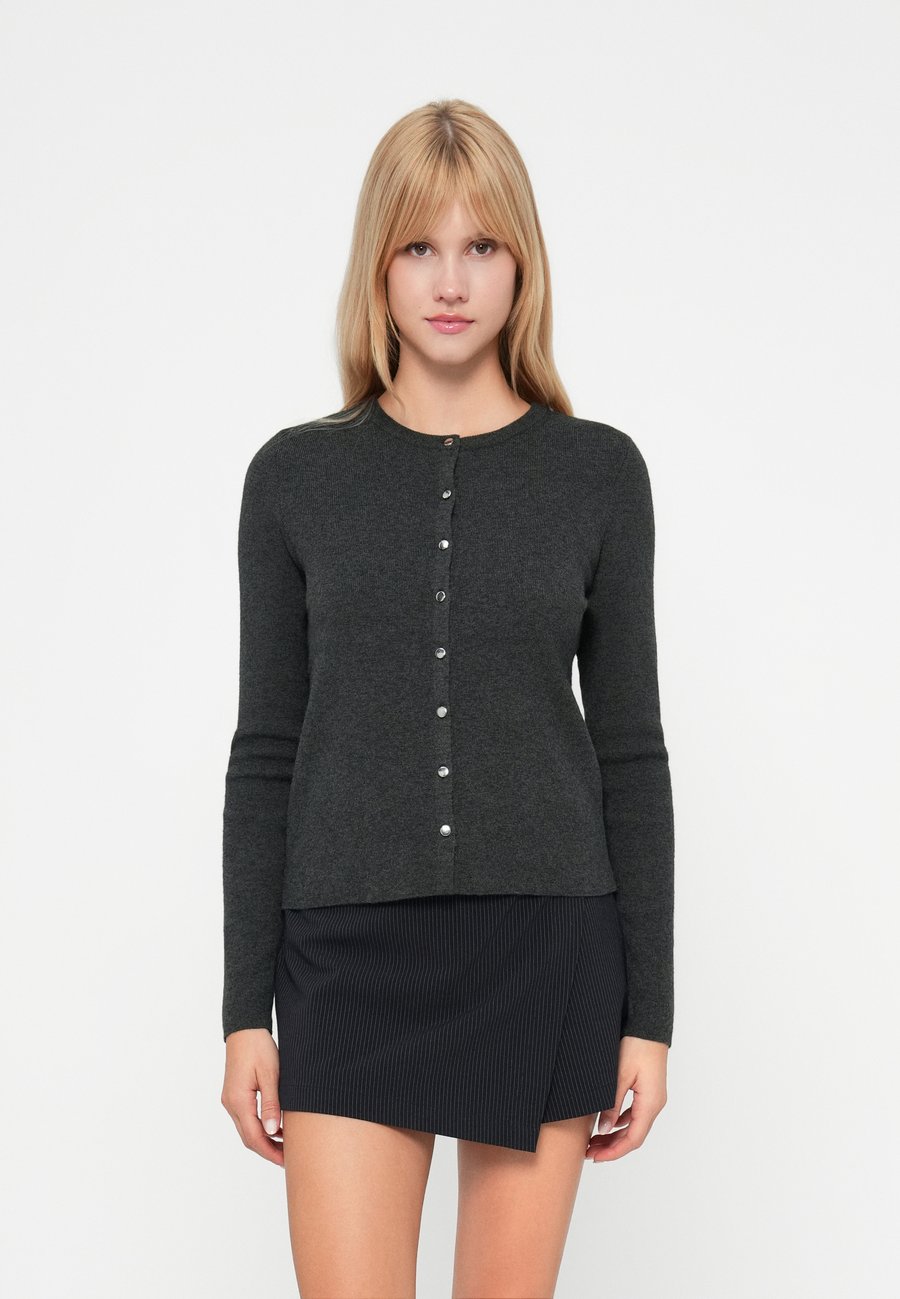 Кардиган ONLY ONLBILLIE FITTED, Dark Grey Melange/Mottled Dark Grey
Кардиган ONLY ONLBILLIE FITTED, Dark Grey Melange/Mottled Dark Grey