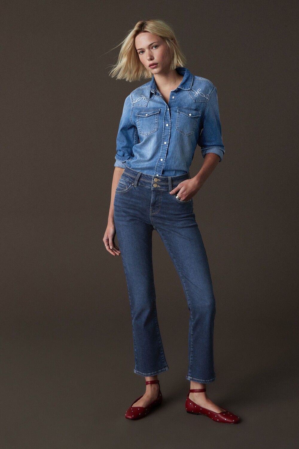 Узкие расклешенные джинсы с завышенной талией и фактурой Next, синий
Узкие расклешенные джинсы с завышенной талией и фактурой Next, синий