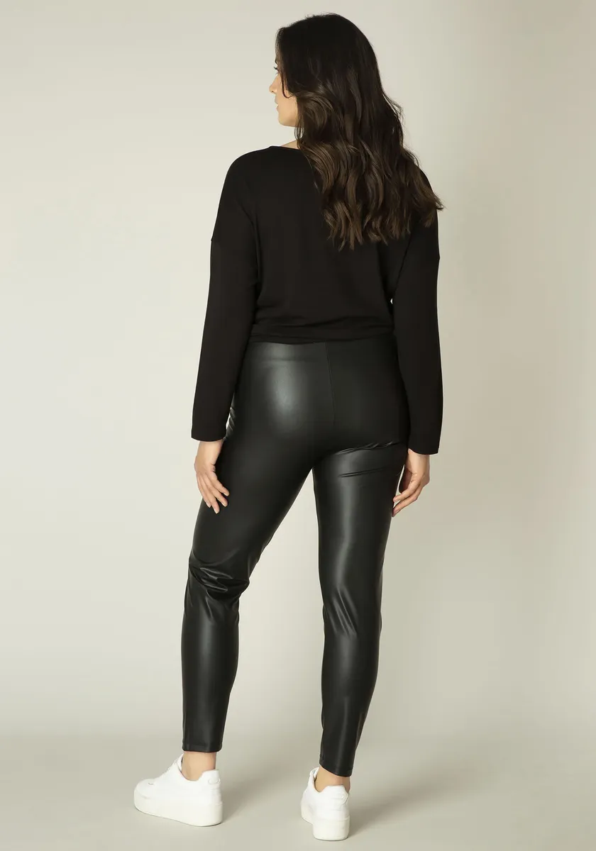 Леггинсы пышной формы базового уровня "Alene", слегка блестящие, имитирующие искусственную кожу Base Level Curvy, черный
Леггинсы пышной формы базового уровня "Alene", слегка блестящие, имитирующие искусственную кожу Base Level Curvy, черный