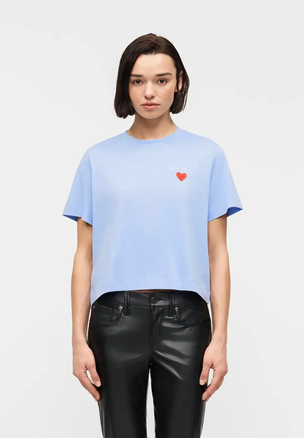 Футболка с принтом vmsophie Vero Moda, Brunnera Blue, Синий, Футболка с принтом vmsophie Vero Moda, Brunnera Blue
Футболка с принтом vmsophie Vero Moda, Brunnera Blue, Синий, Футболка с принтом vmsophie Vero Moda, Brunnera Blue