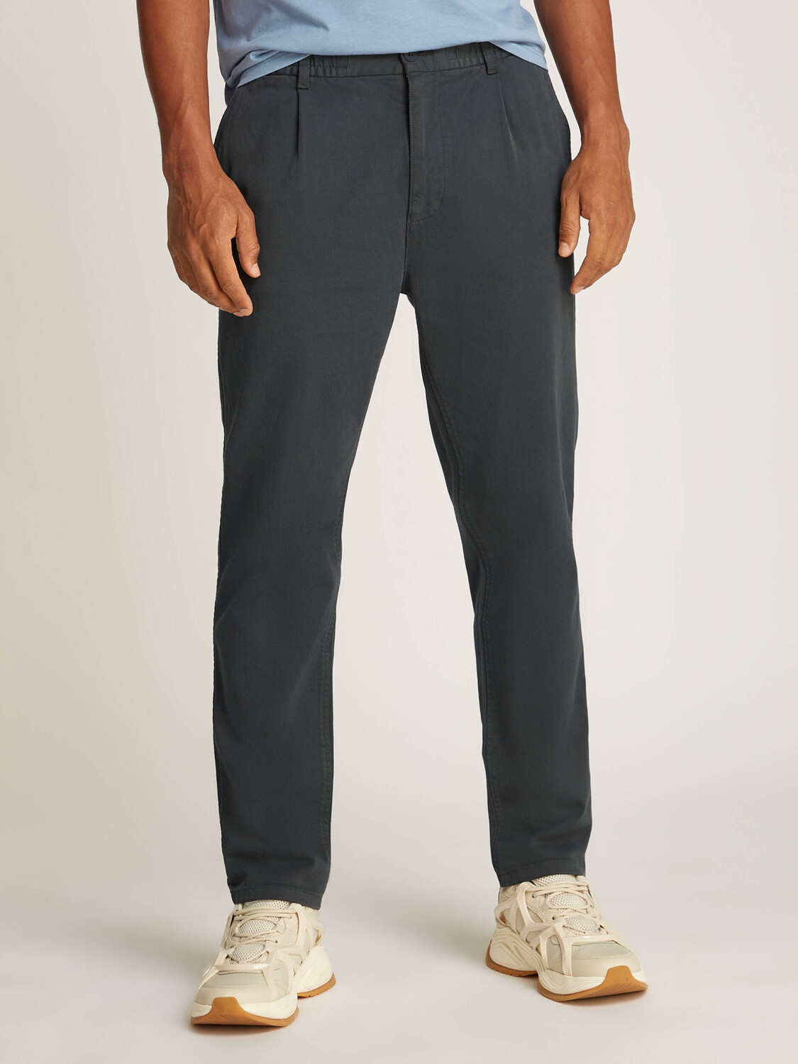 Брюки Tommy Jeans Slim Fit, цвет grafite
Брюки Tommy Jeans Slim Fit, цвет grafite