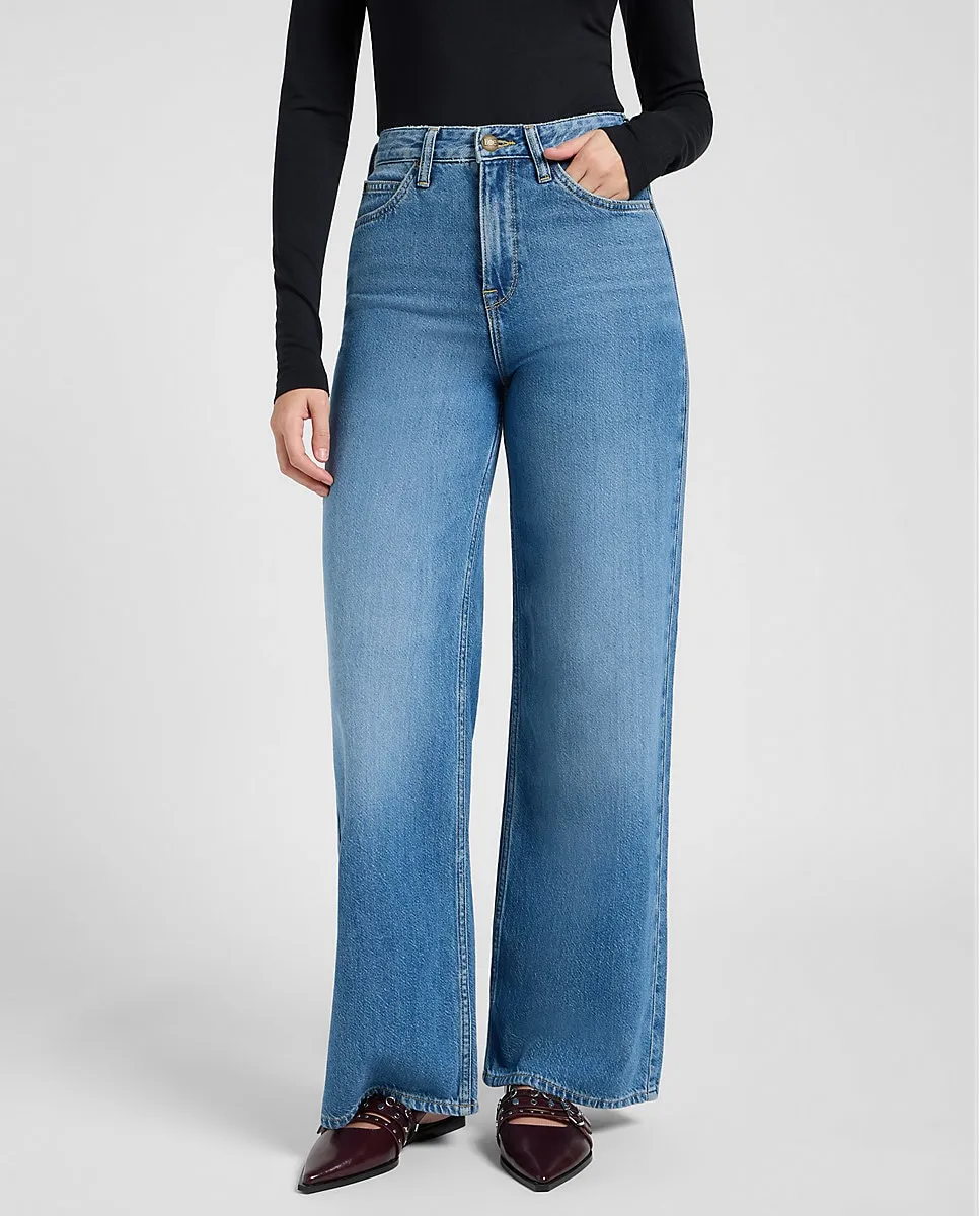 Женские джинсы-карандаш Stella с высокой талией и расклешенными штанинами Lee, светло-голубой
Женские джинсы-карандаш Stella с высокой талией и расклешенными штанинами Lee, светло-голубой