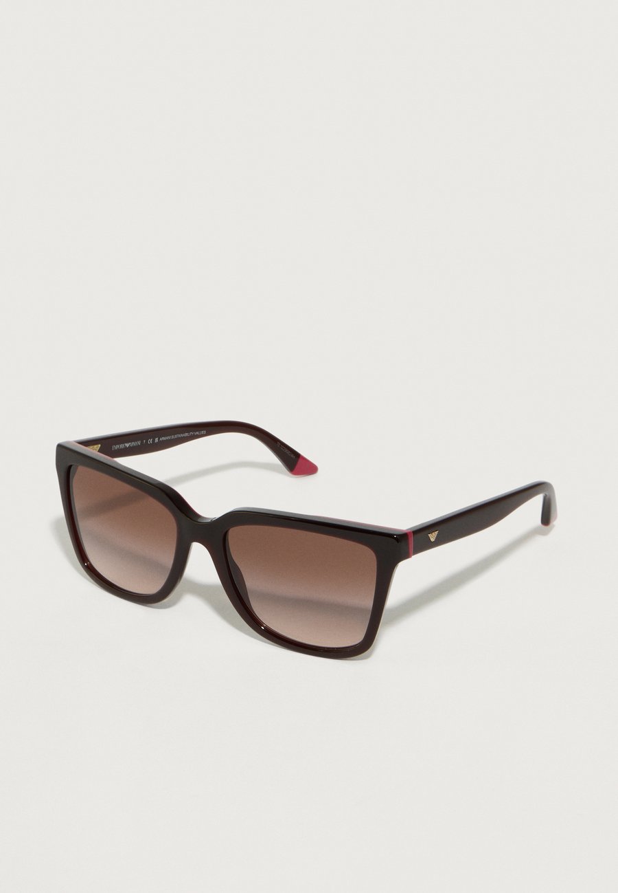 Солнцезащитные очки Emporio Armani Sunglasses, Opal Bordeaux/Pink/Brown/Bordeaux
Солнцезащитные очки Emporio Armani Sunglasses, Opal Bordeaux/Pink/Brown/Bordeaux