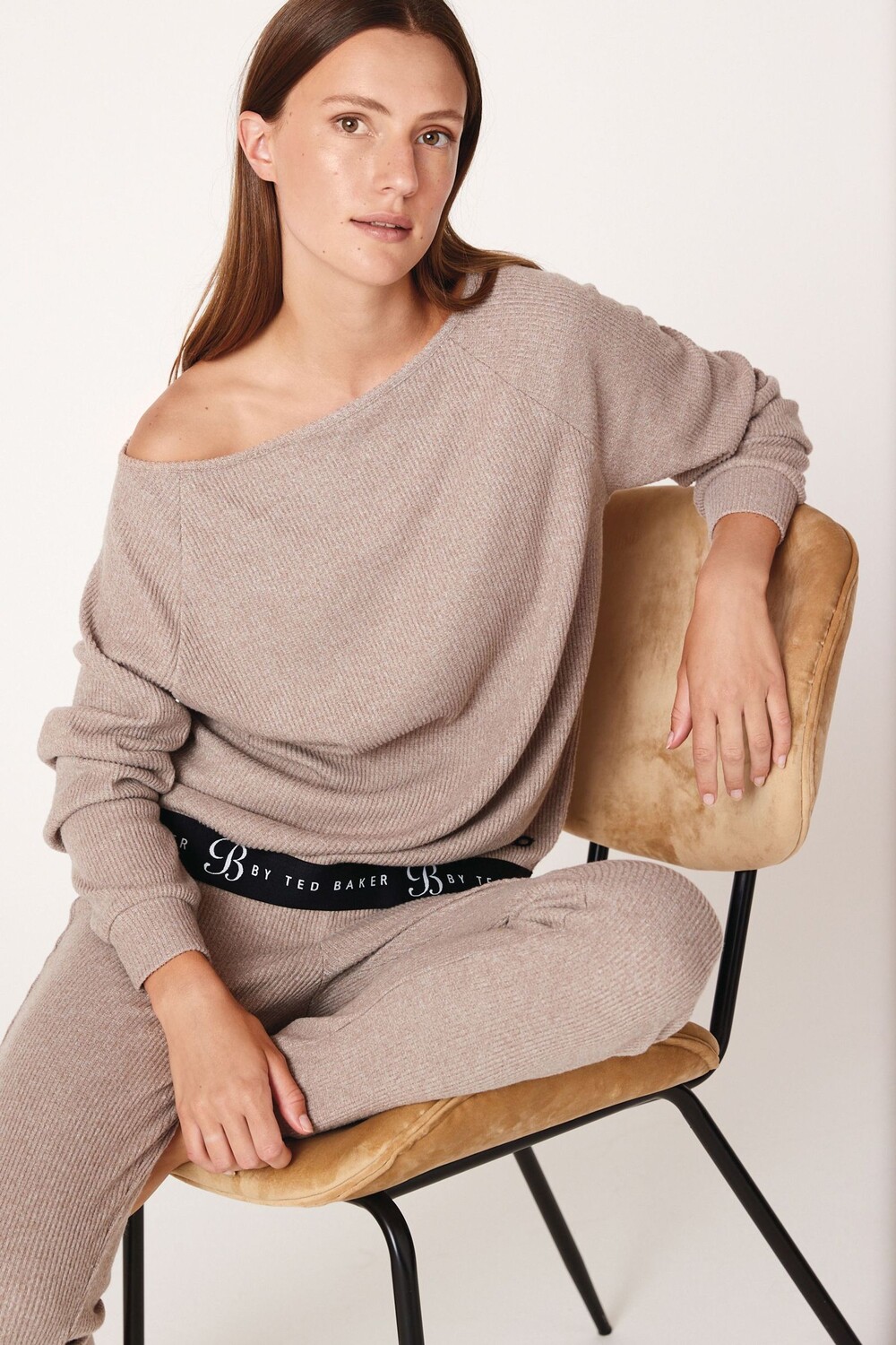 Топ с длинными рукавами B By Ted Baker, коричневый
Топ с длинными рукавами B By Ted Baker, коричневый