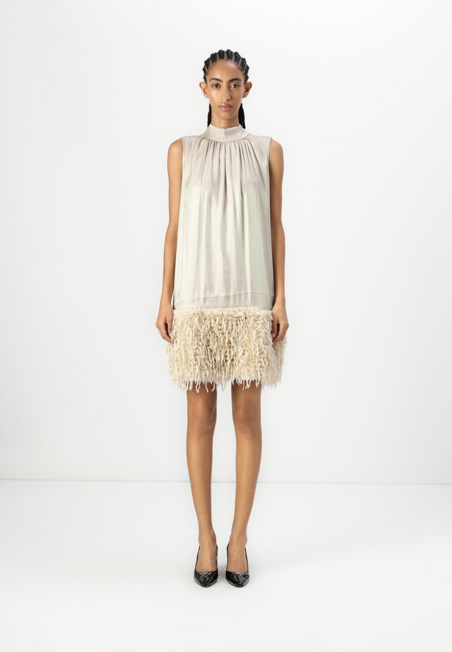 Платье Bruuns Bazaar KASSIANI NARINE DRESS, Gold Sand/Beige
Платье Bruuns Bazaar KASSIANI NARINE DRESS, Gold Sand/Beige