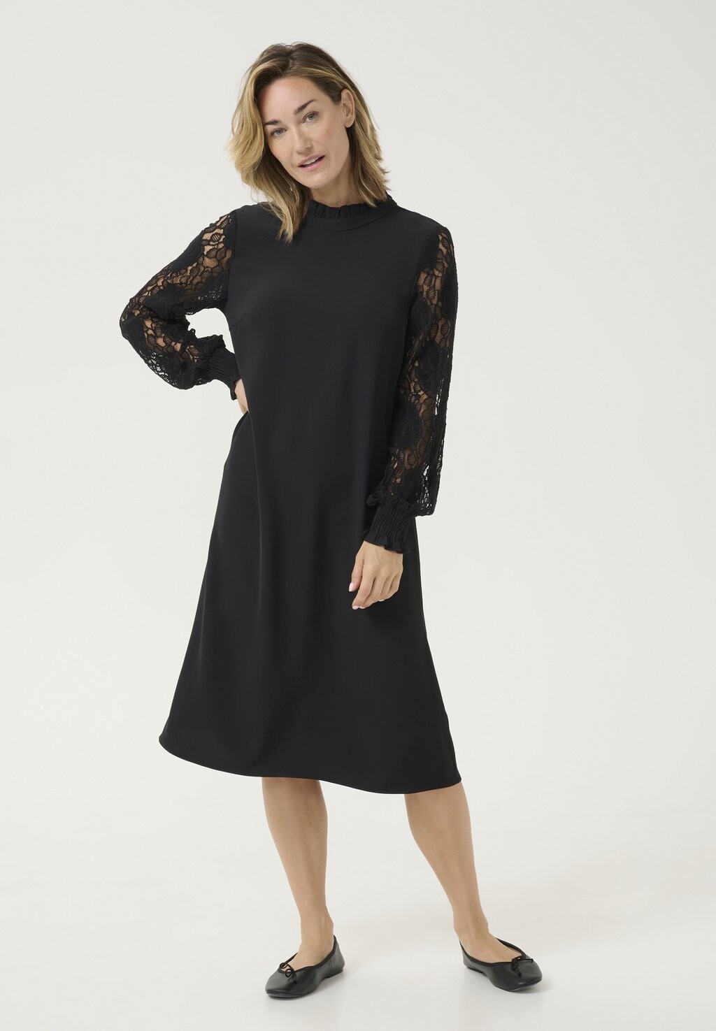 Дневное платье MAHLU FRILLED NECK Kaffe, цвет Mottled Black
Дневное платье MAHLU FRILLED NECK Kaffe, цвет Mottled Black