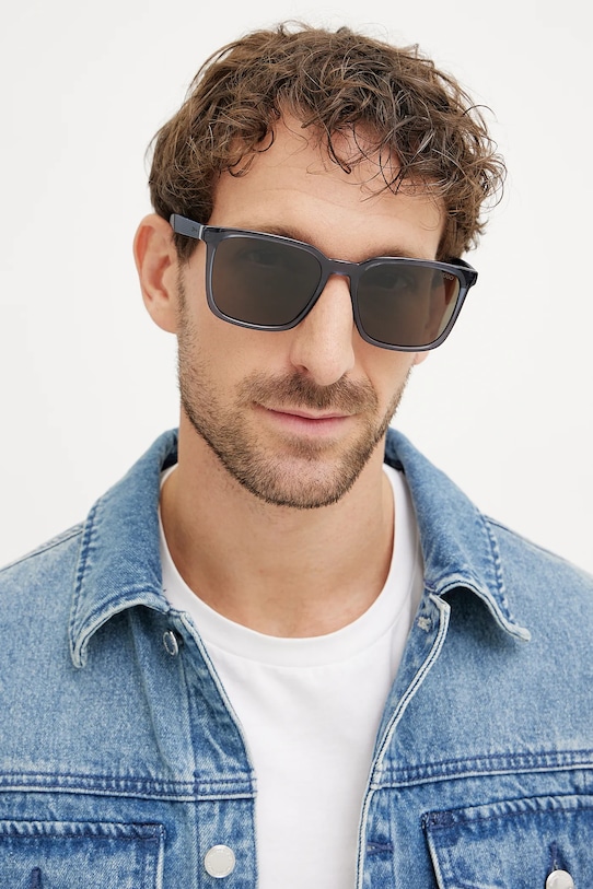 Солнцезащитные очки Hugo, темно-синий
Солнцезащитные очки Hugo, темно-синий