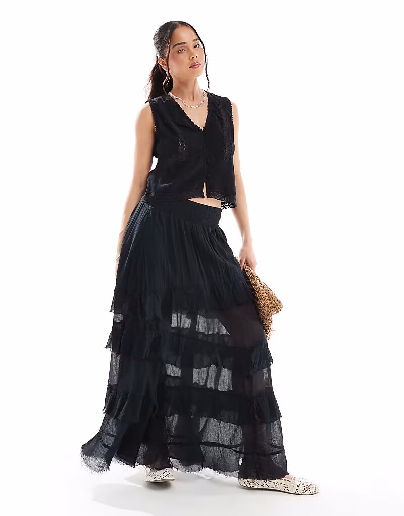 Юбка Bershka макси многослойная черного цвета
Юбка Bershka макси многослойная черного цвета