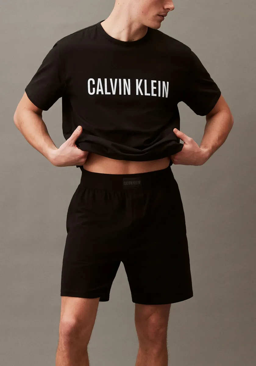 Футболка Calvin Klein Underwear "S/S CREW NECK" с надписью-логотипом на груди, черный
Футболка Calvin Klein Underwear "S/S CREW NECK" с надписью-логотипом на груди, черный