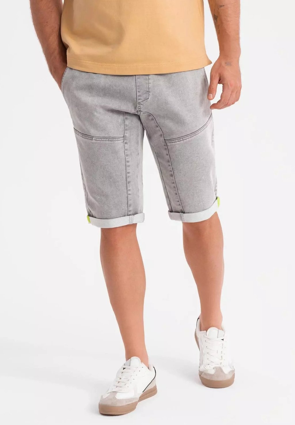 Джинсовые шорты WITH DECORATIVE STITCHING Ombre, светло-серый
Джинсовые шорты WITH DECORATIVE STITCHING Ombre, светло-серый