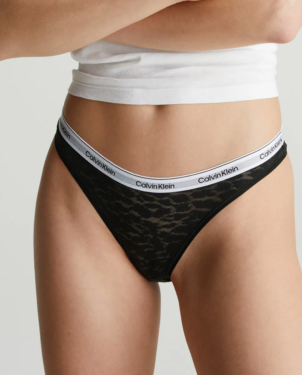 Комплект из 3 трусиков-бразилианов - Modern Lace (Pt) Calvin Klein, черный
Комплект из 3 трусиков-бразилианов - Modern Lace (Pt) Calvin Klein, черный