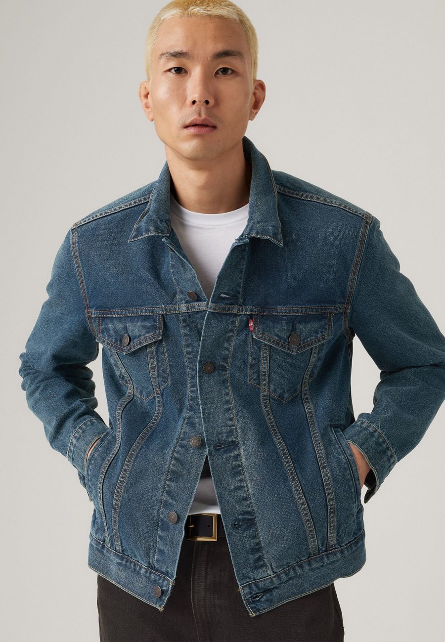 Куртка Levi's THE TRUCKER, On The Ropes/Dark-Blue Denim
Куртка Levi's THE TRUCKER, On The Ropes/Dark-Blue Denim
