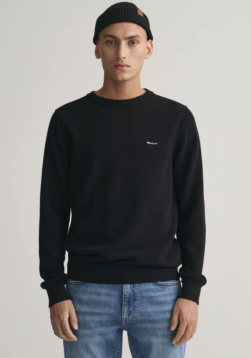 Свитер с круглым вырезом "COTTON PIQUE C-NECK" и вышитым логотипом на груди Gant, черный
Свитер с круглым вырезом "COTTON PIQUE C-NECK" и вышитым логотипом на груди Gant, черный