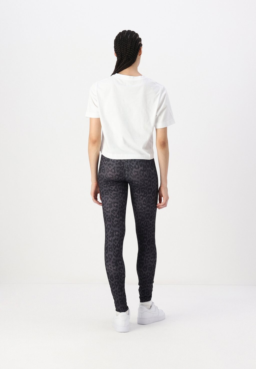 Леггинсы NMPARLA LEO LEGGINGS Leggings Noisy May, темно-серый
Леггинсы NMPARLA LEO LEGGINGS Leggings Noisy May, темно-серый