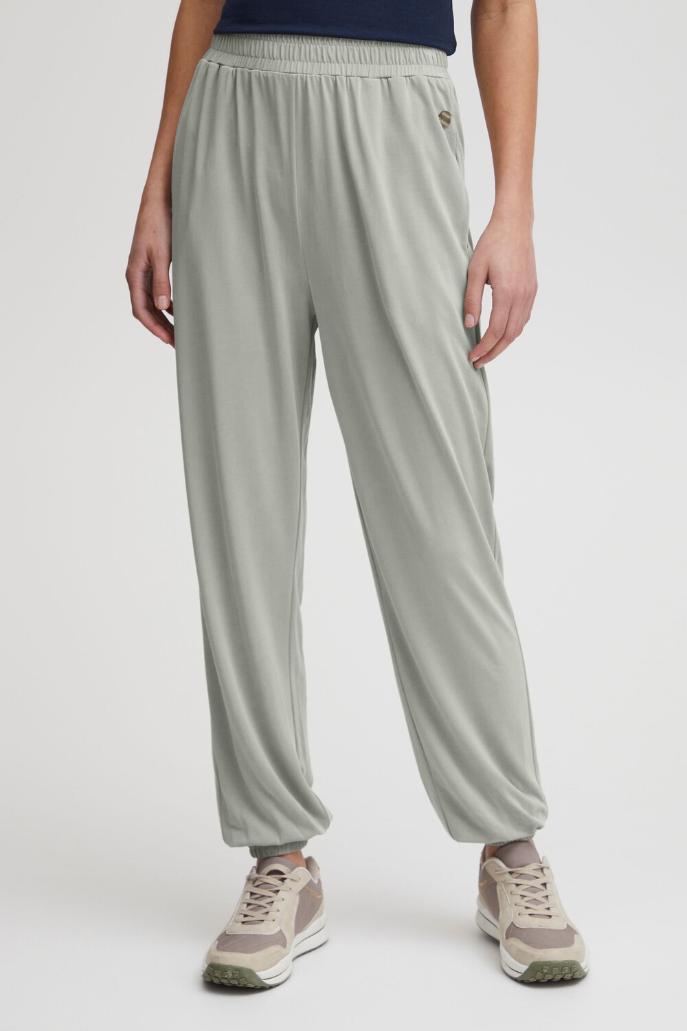 Брюки Oxmo Stoffhose OXBrianna 21800175 ME, зеленый
Брюки Oxmo Stoffhose OXBrianna 21800175 ME, зеленый