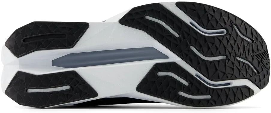 Мужские кроссовки New Balance FuelCell Propel V5, черно-белый
Мужские кроссовки New Balance FuelCell Propel V5, черно-белый